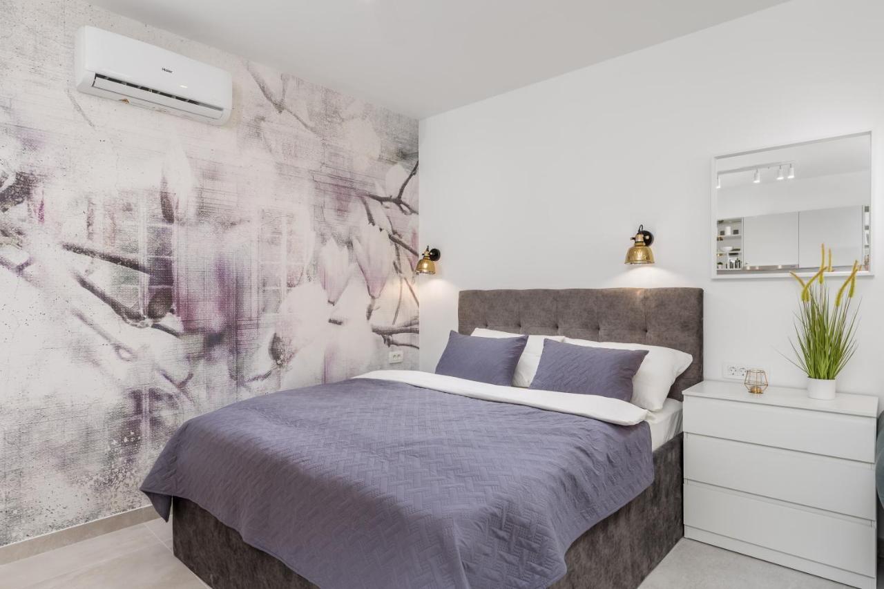 Srnec Apartments - Korzo Риека Экстерьер фото