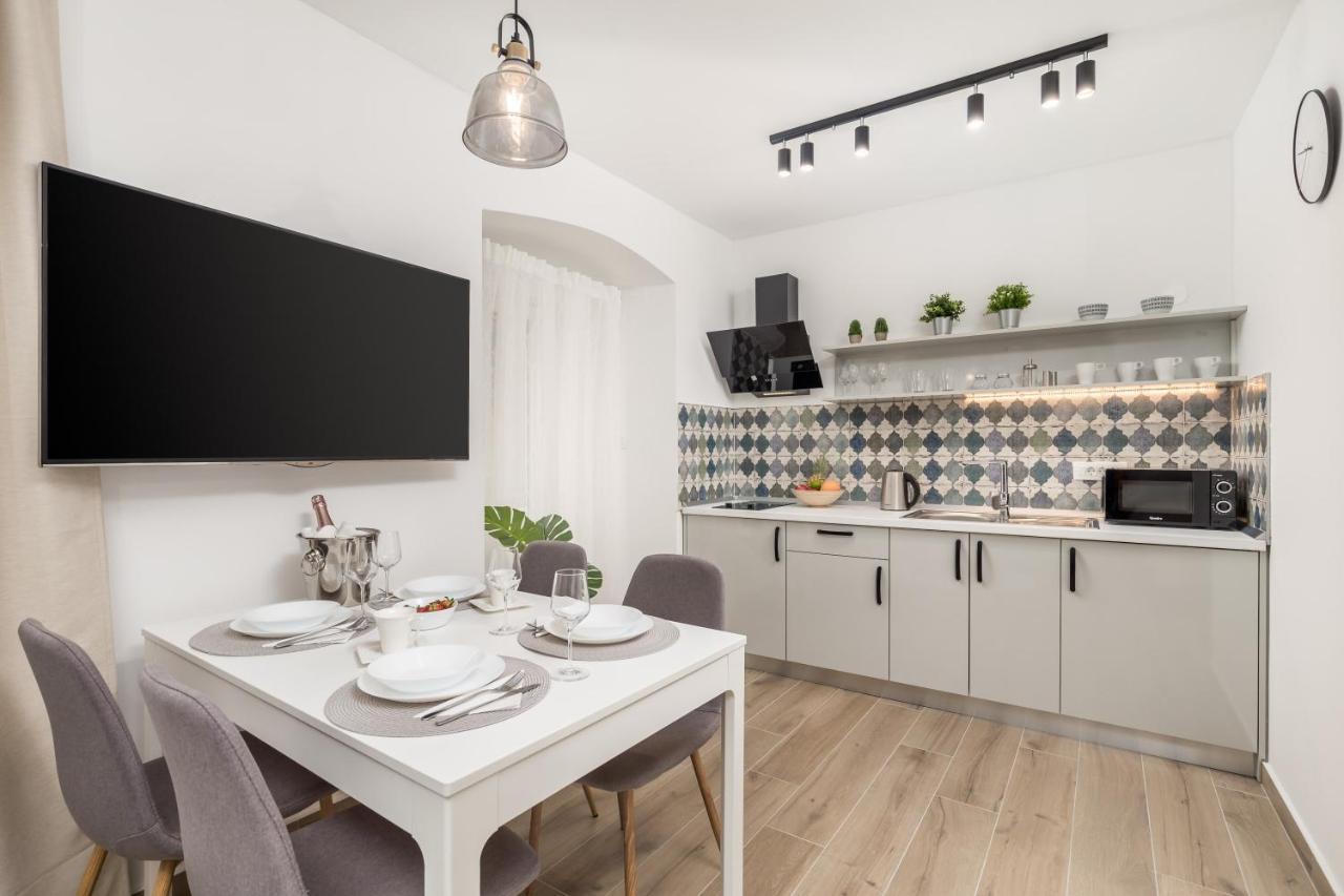 Srnec Apartments - Korzo Риека Экстерьер фото