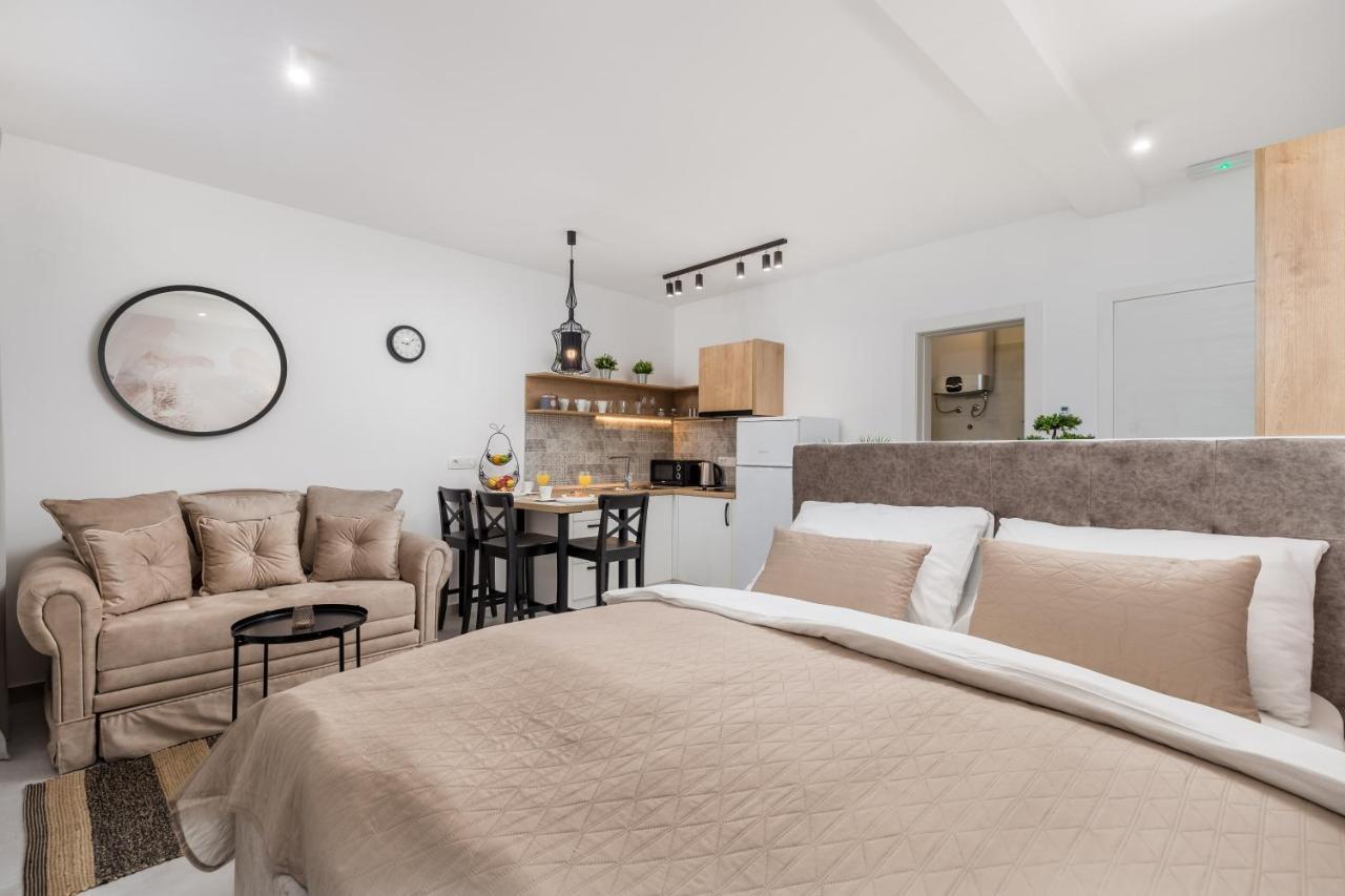 Srnec Apartments - Korzo Риека Экстерьер фото