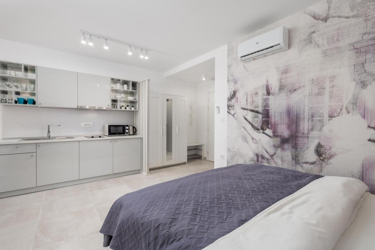 Srnec Apartments - Korzo Риека Экстерьер фото