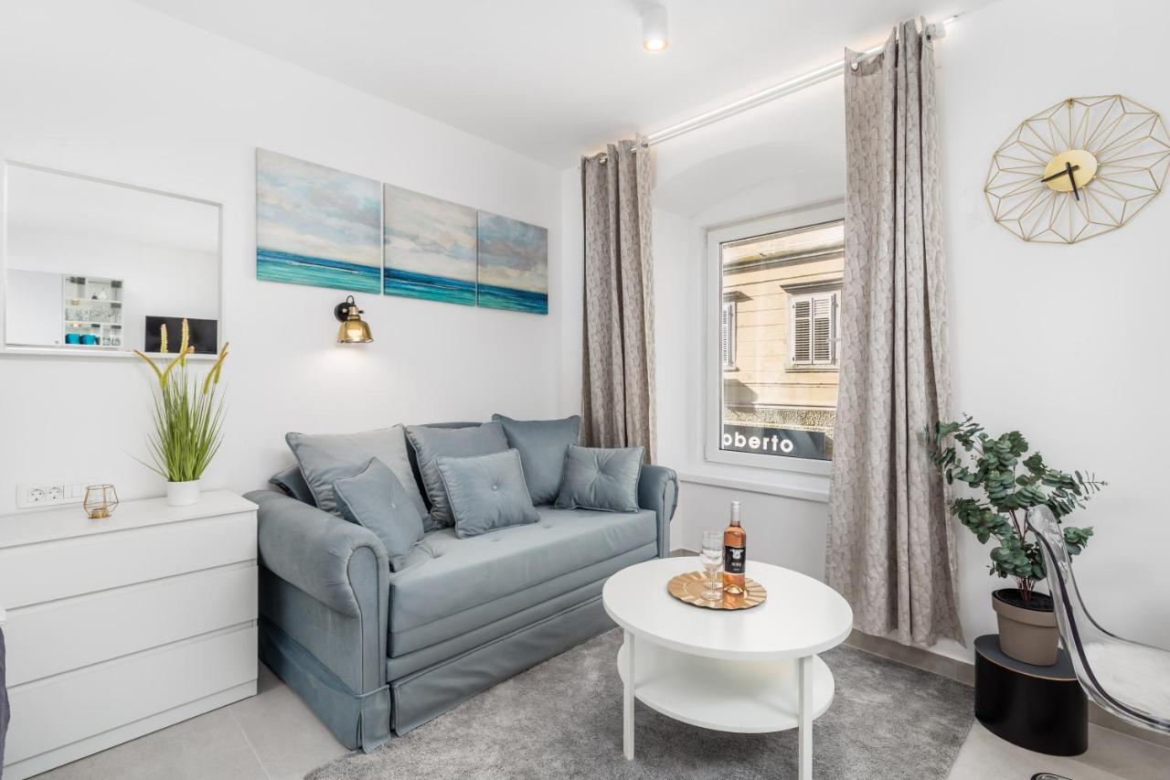 Srnec Apartments - Korzo Риека Экстерьер фото